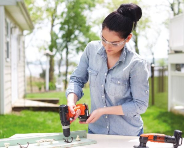 New Black & Decker GoPak 12V Max Tool Battery Doubles as a Phone Charger